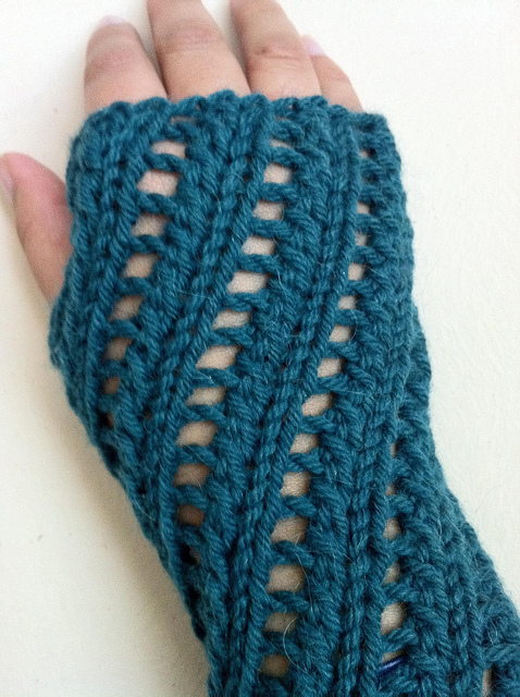 Free knitting pattern for Sudbury Fingerless Mitts and more wristwarmer knitting patterns