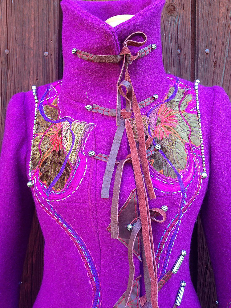 Охота за красотой: пальто с декоративной вышивкой и интересными вариантами отделки, фото № 10