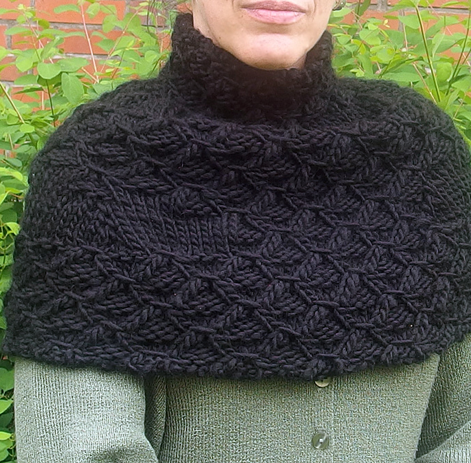 Free Knitting Pattern for Hydrocarbon Cowl