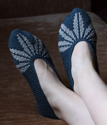 Free Knitting Pattern for Leaf Motif Slippers