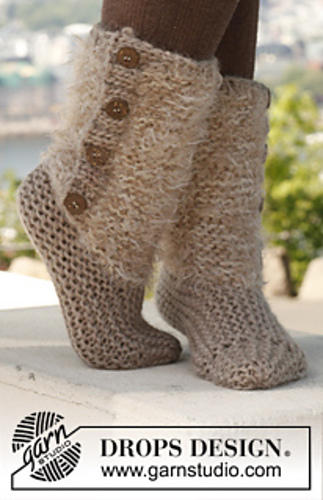 Moscow Slipper Boots free knitting pattern