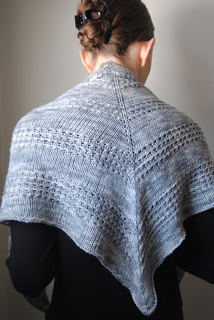 Free knitting pattern for Zilver Shawl