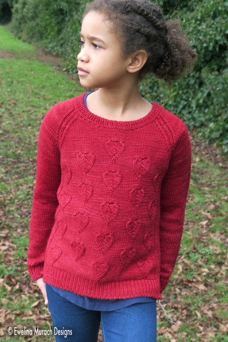 Красный пуловер для девочки спицами