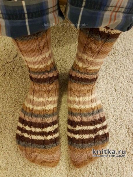 Вязаные мужские носки спицами. Работа Julia Easy. Вязание спицами.
