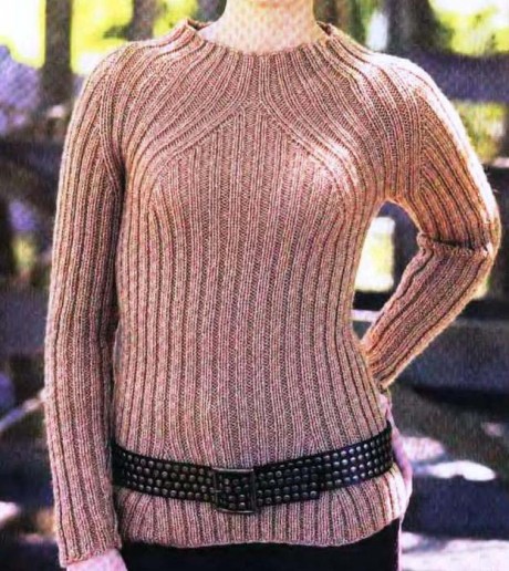 Песочный женский свитер резинкой 2 на 2