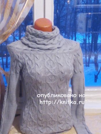 Вязаный женский свитер с аранами. Работа Анастасии. Вязание спицами.