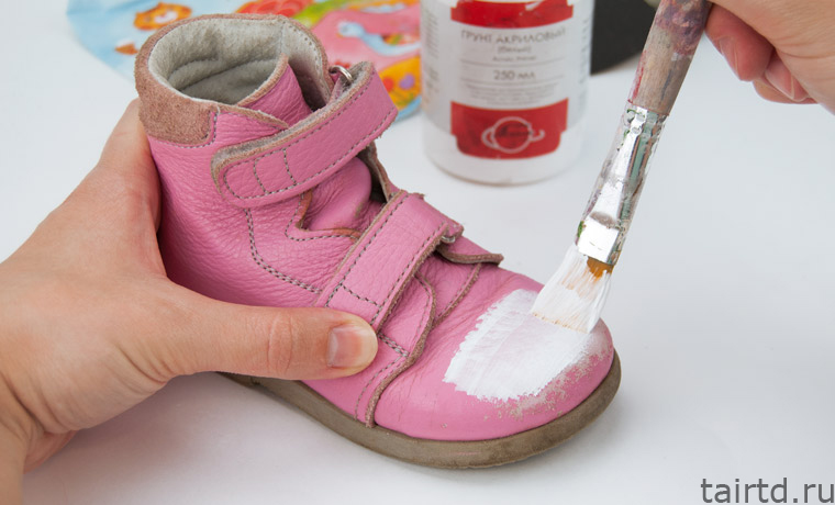 Декупаж обуви. Реставрируем старые детские ботинки с помощью декупажа