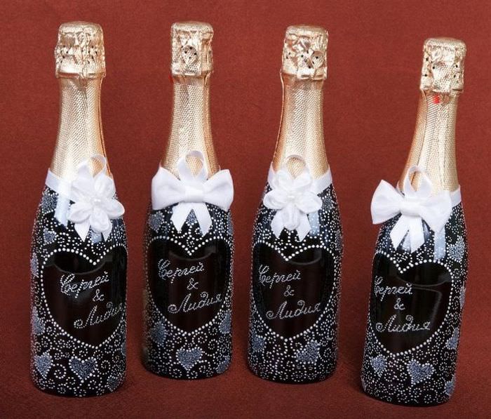 Бутылки шампанского с именами молодых к свадьбе