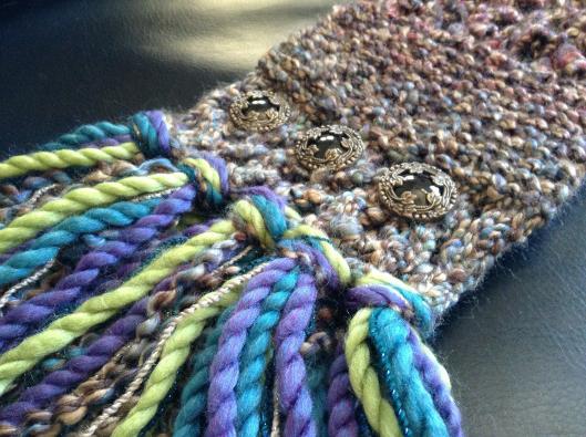 как закончить вязание шарфа бахромой